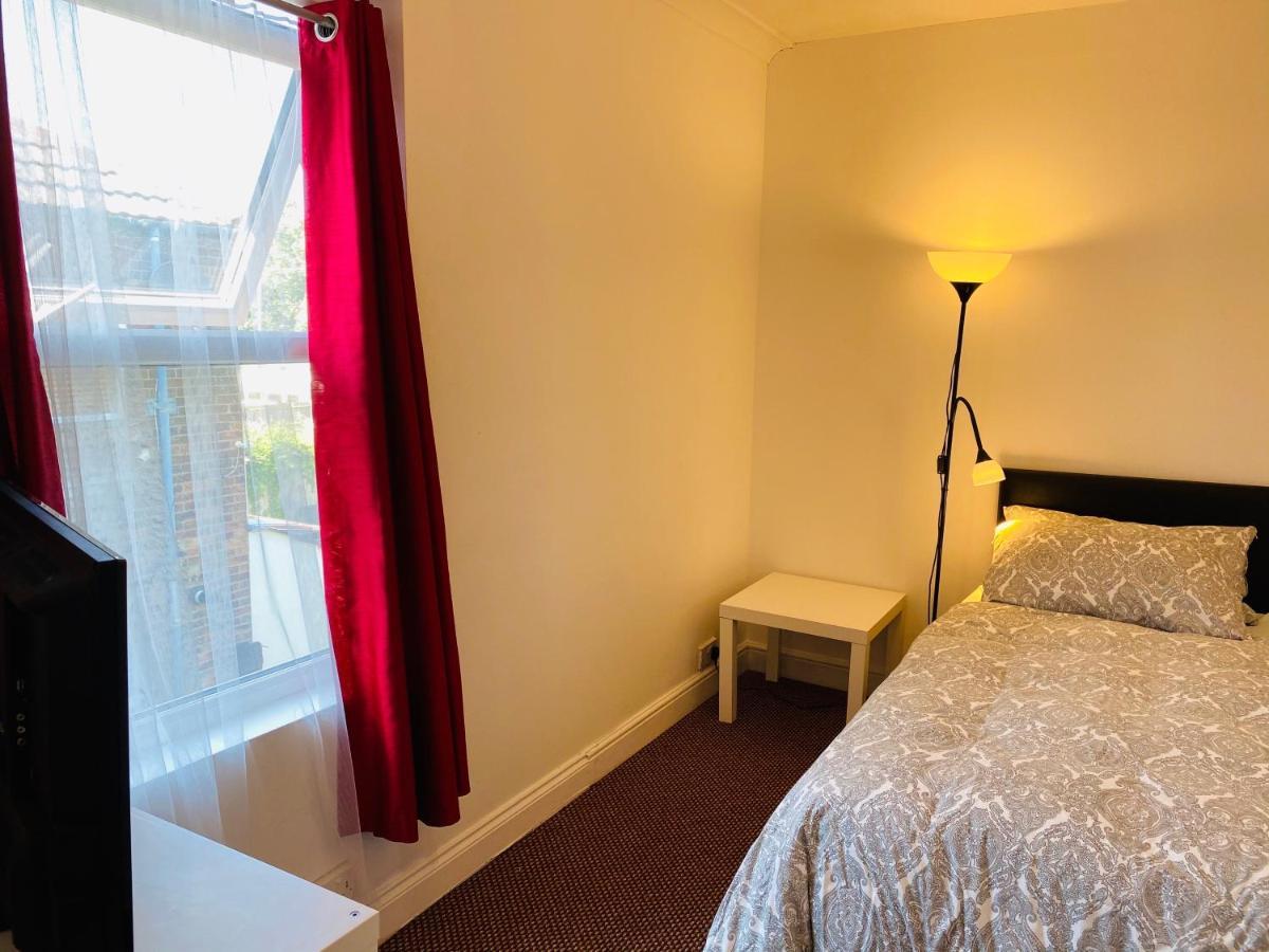 Shirley House 1, Guest House, Self Catering, Self Check In With Smart Locks, Use Of Fully Equipped Kitchen, Walking Distance To Southampton Central, Excellent Transport Links, Ideal For Longer Stays Buitenkant foto