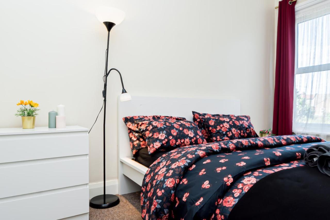 Shirley House 1, Guest House, Self Catering, Self Check In With Smart Locks, Use Of Fully Equipped Kitchen, Walking Distance To Southampton Central, Excellent Transport Links, Ideal For Longer Stays Buitenkant foto